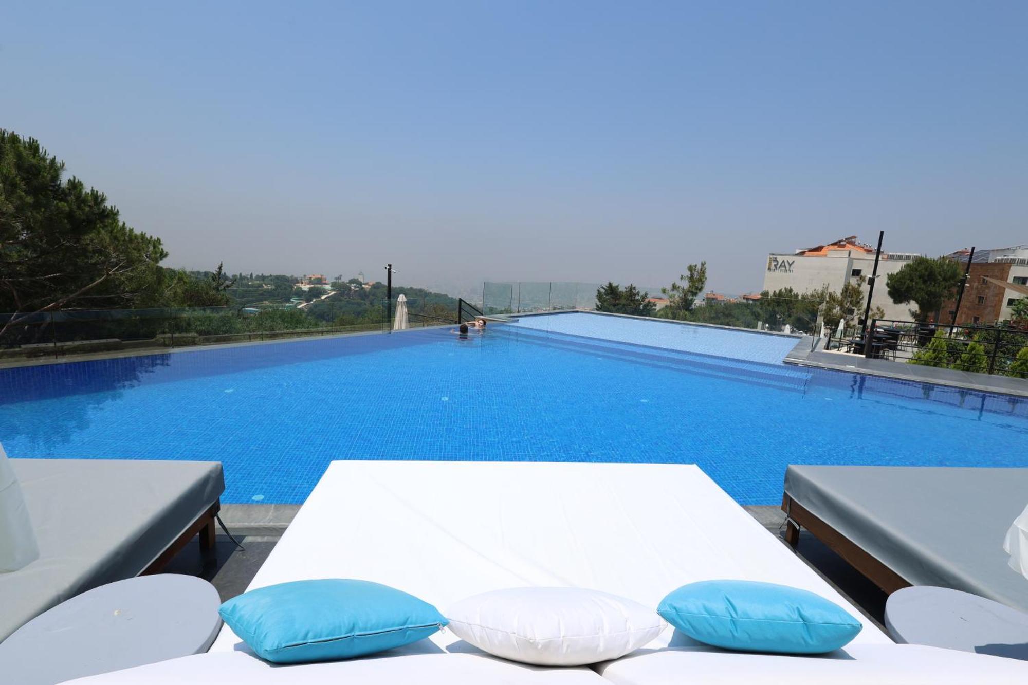 The Ray Hotel And Studios Beirut Bagian luar foto