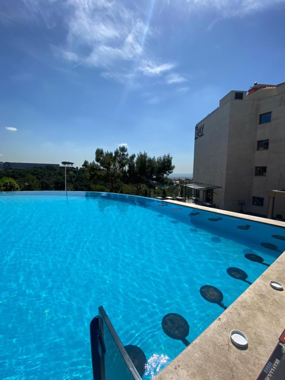 The Ray Hotel And Studios Beirut Bagian luar foto